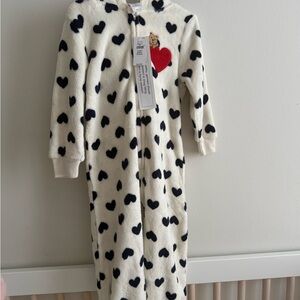 GAP Kids Pajamas with Black Heart Print